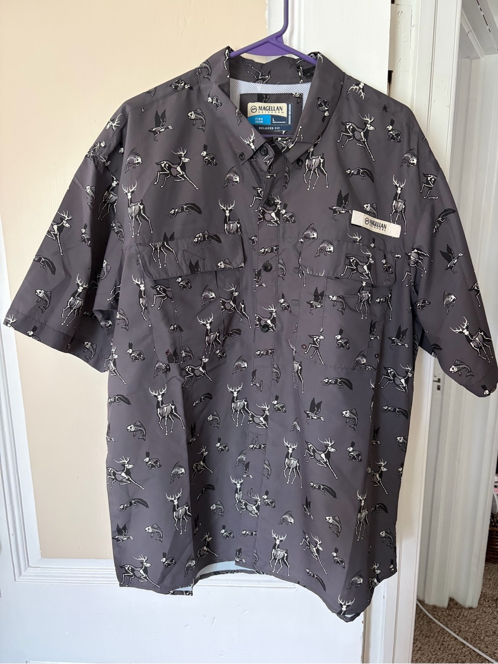 Magellan Outdoors Men's Short-Sleeve Charcoal Wildlife Button-Up Shirt